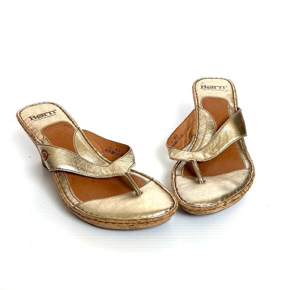 Born Sandals Cork Wedge Heel Gold Metallic Leather Thong Arch Support Women’s 9 - Picture 1 of 8